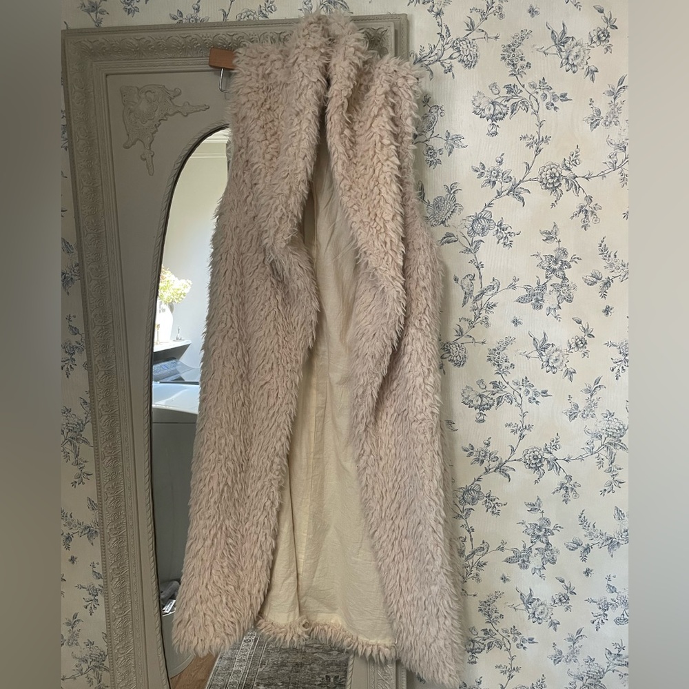 Shabby long vest